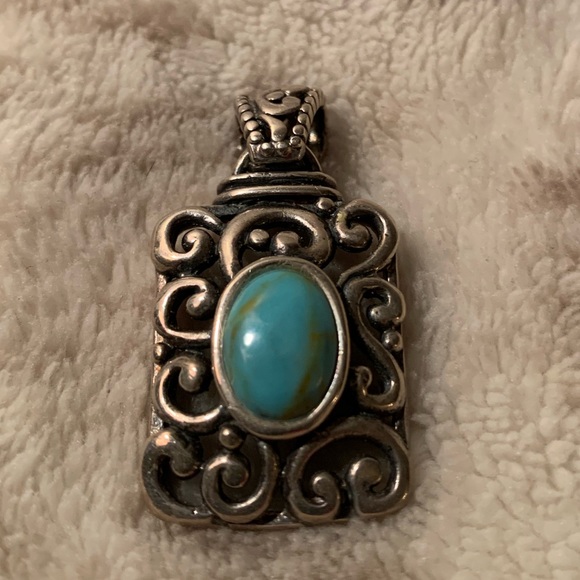 Beautifully Detailed Sterling Silver Turquoise pendant - Picture 5 of 5